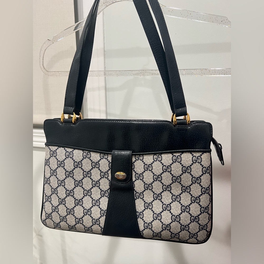 Gucci vintage late 80’s/early 90’s black monogram shoulder bag